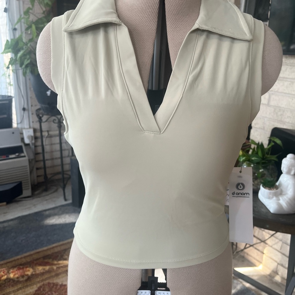 Mono B Sleeveless V-Neck Blouse - green khaki color NWT size L